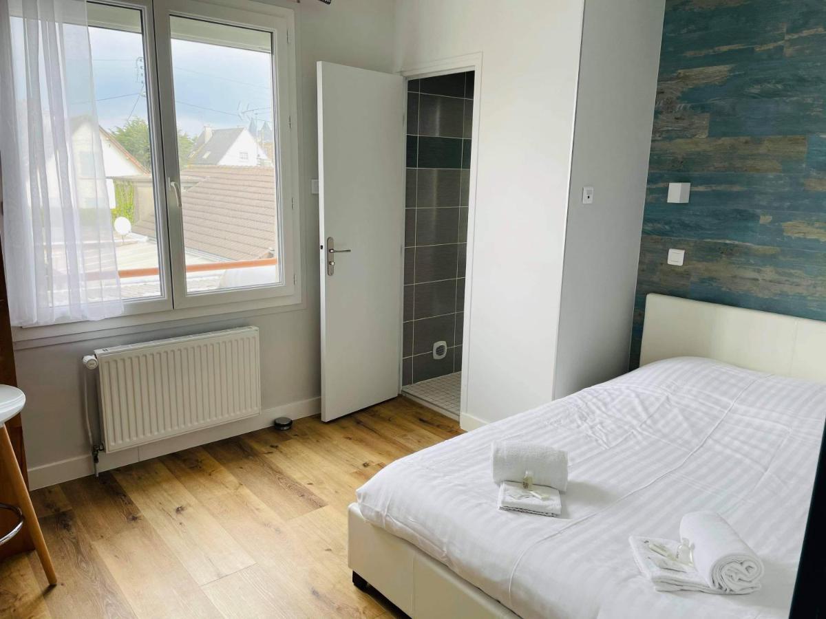 Hotel De La Plage Quineville Экстерьер фото