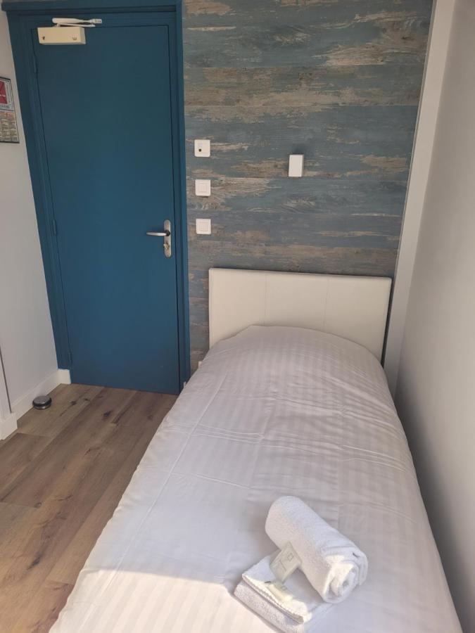 Hotel De La Plage Quineville Экстерьер фото