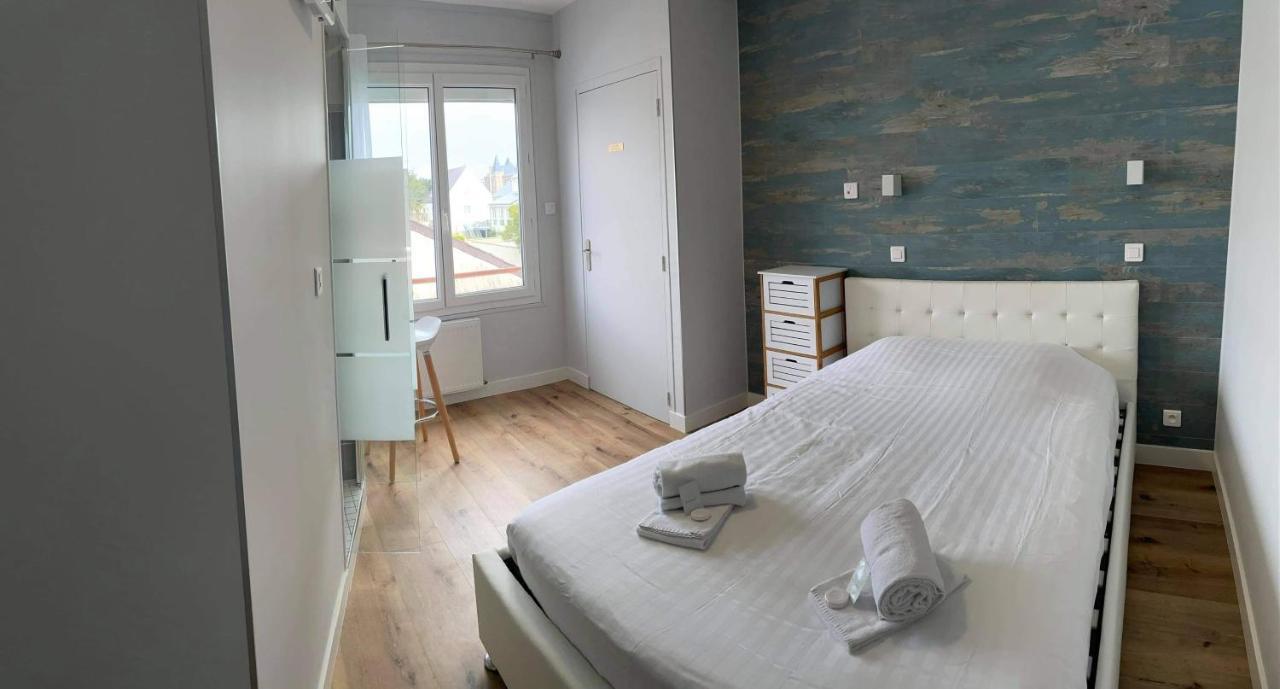 Hotel De La Plage Quineville Экстерьер фото
