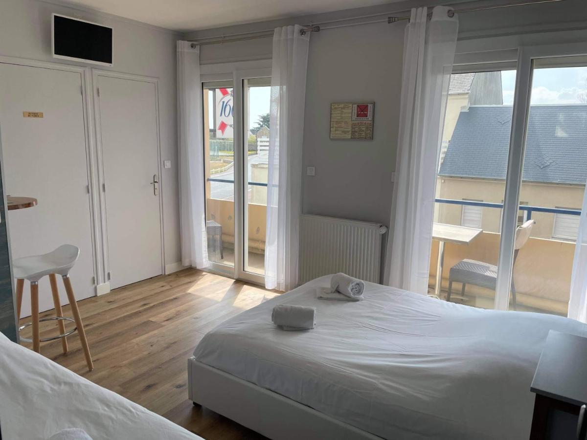 Hotel De La Plage Quineville Экстерьер фото