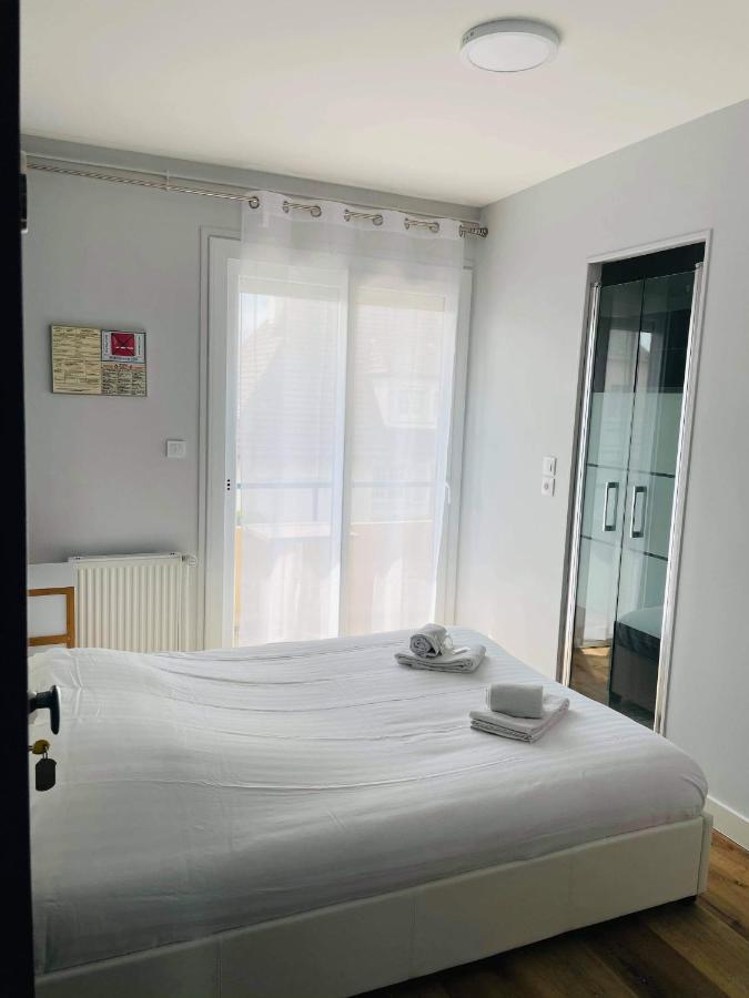 Hotel De La Plage Quineville Экстерьер фото