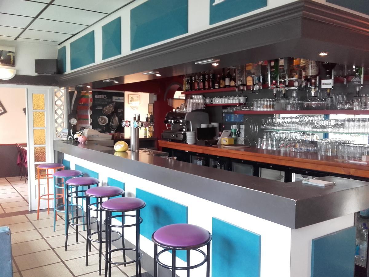 Hotel De La Plage Quineville Экстерьер фото