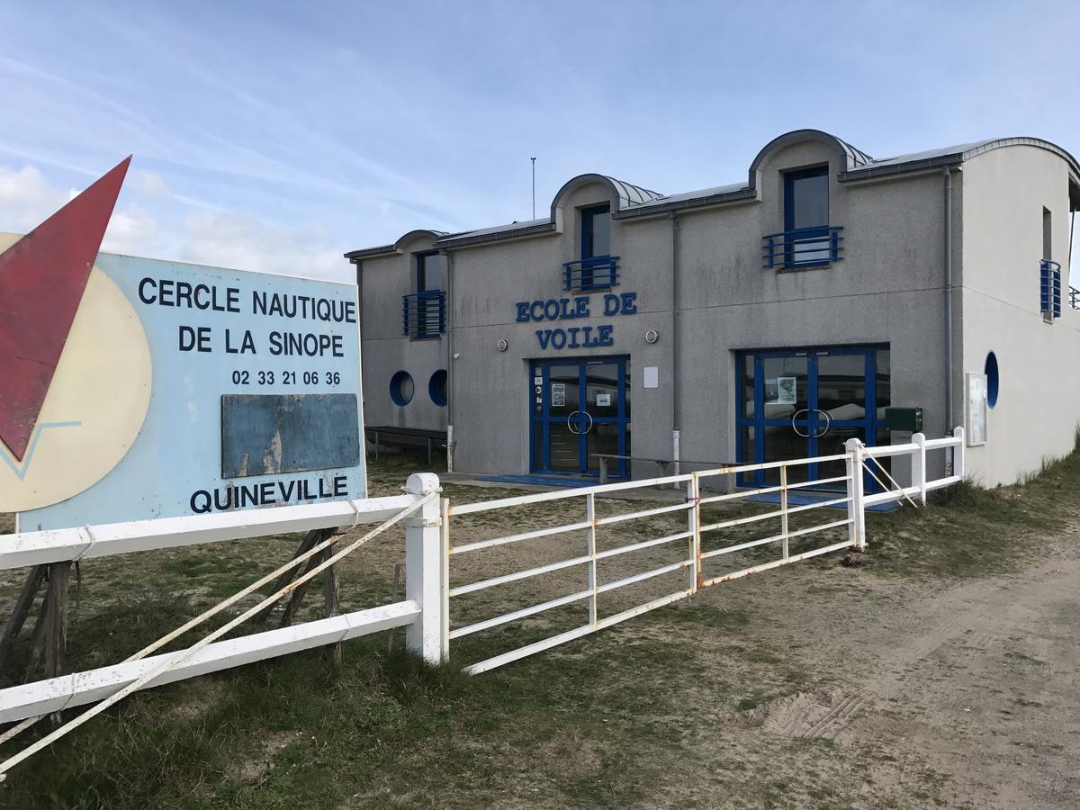 Hotel De La Plage Quineville Экстерьер фото